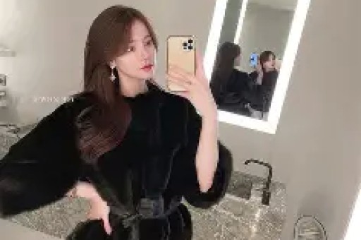 揭开《高朋满座》的神秘面纱：一场关于人生的幽默探讨
