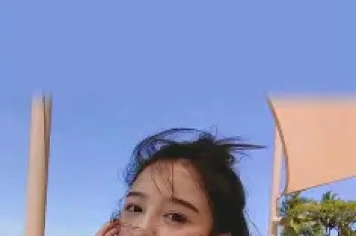 时隔10个月26岁女星回应蹲曾志伟双腿之间曾志伟真的被错骂了